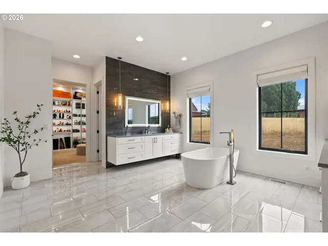 $6,250,000 | 22280 Southwest Stafford Road, Tualatin, OR 97062