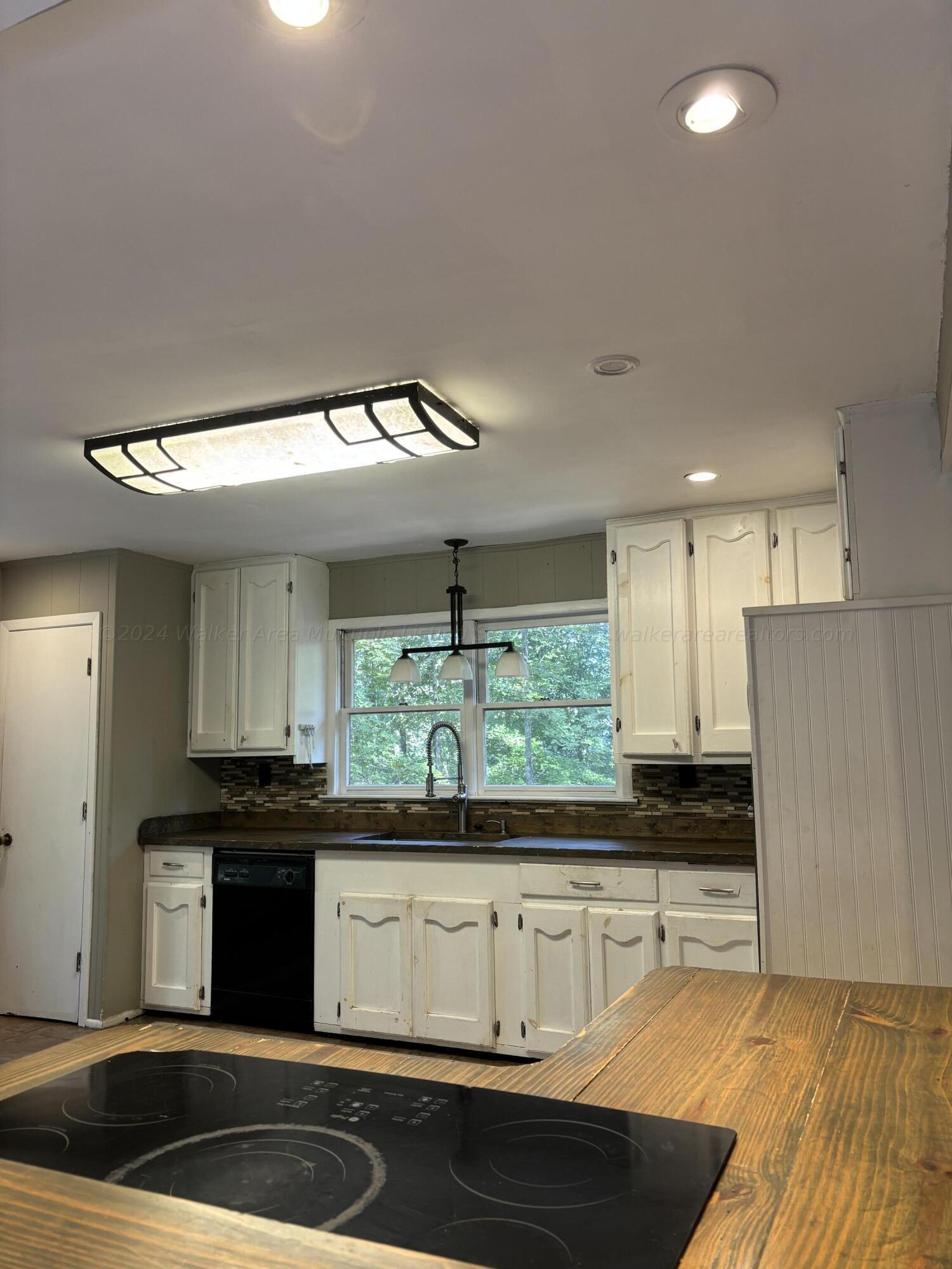 29 Oak Tree Lane Jasper, AL 35504 - Photo 13 of 44 Gallery Image 13