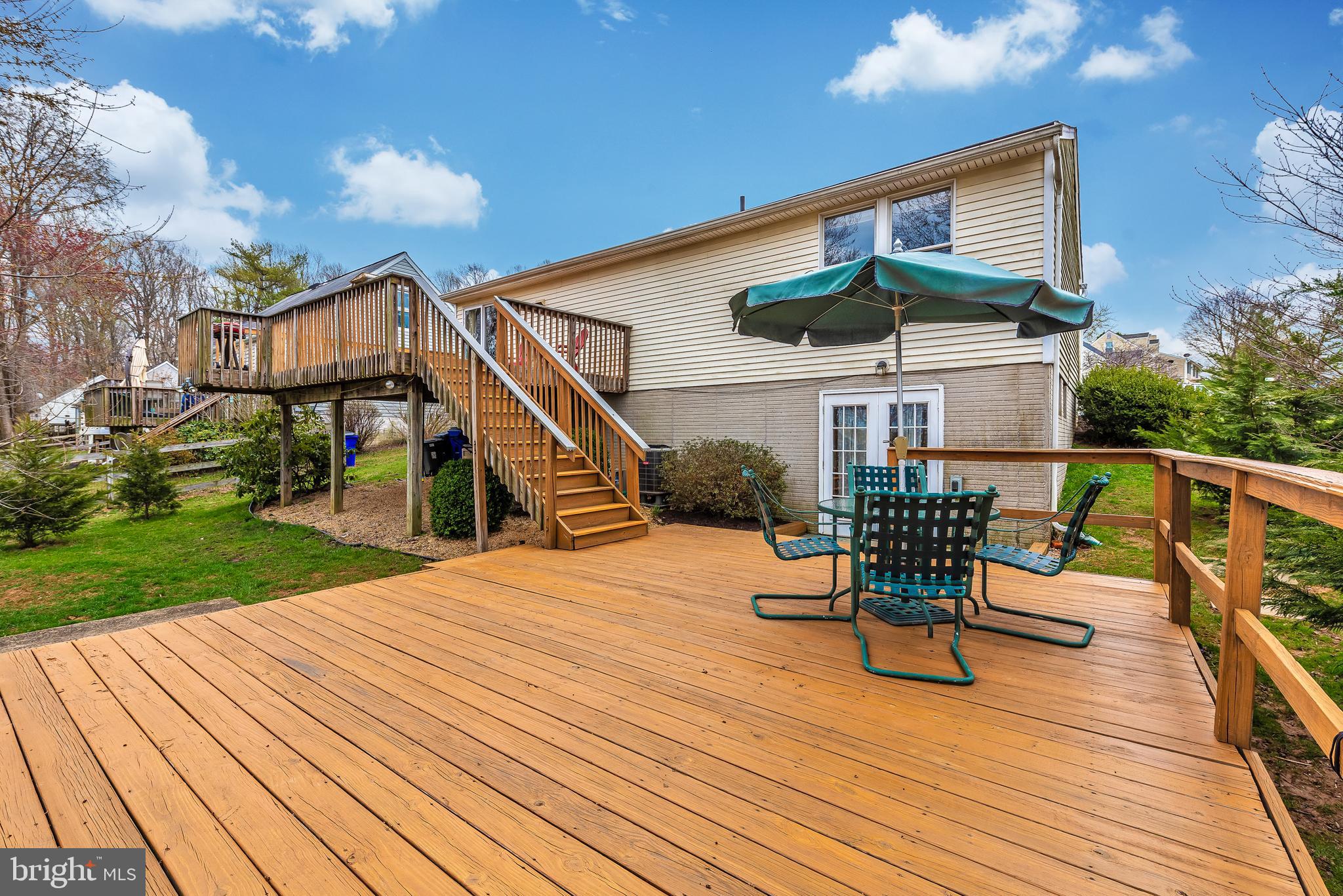 509 Northview Road Mount Airy, MD 21771 - Photo 22 of 29 Plenty of space for relaxing or entertaining!