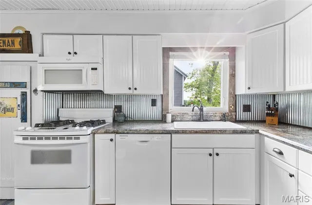 $429,000 | 5704 Feezer Road, Farmington, MO 63640