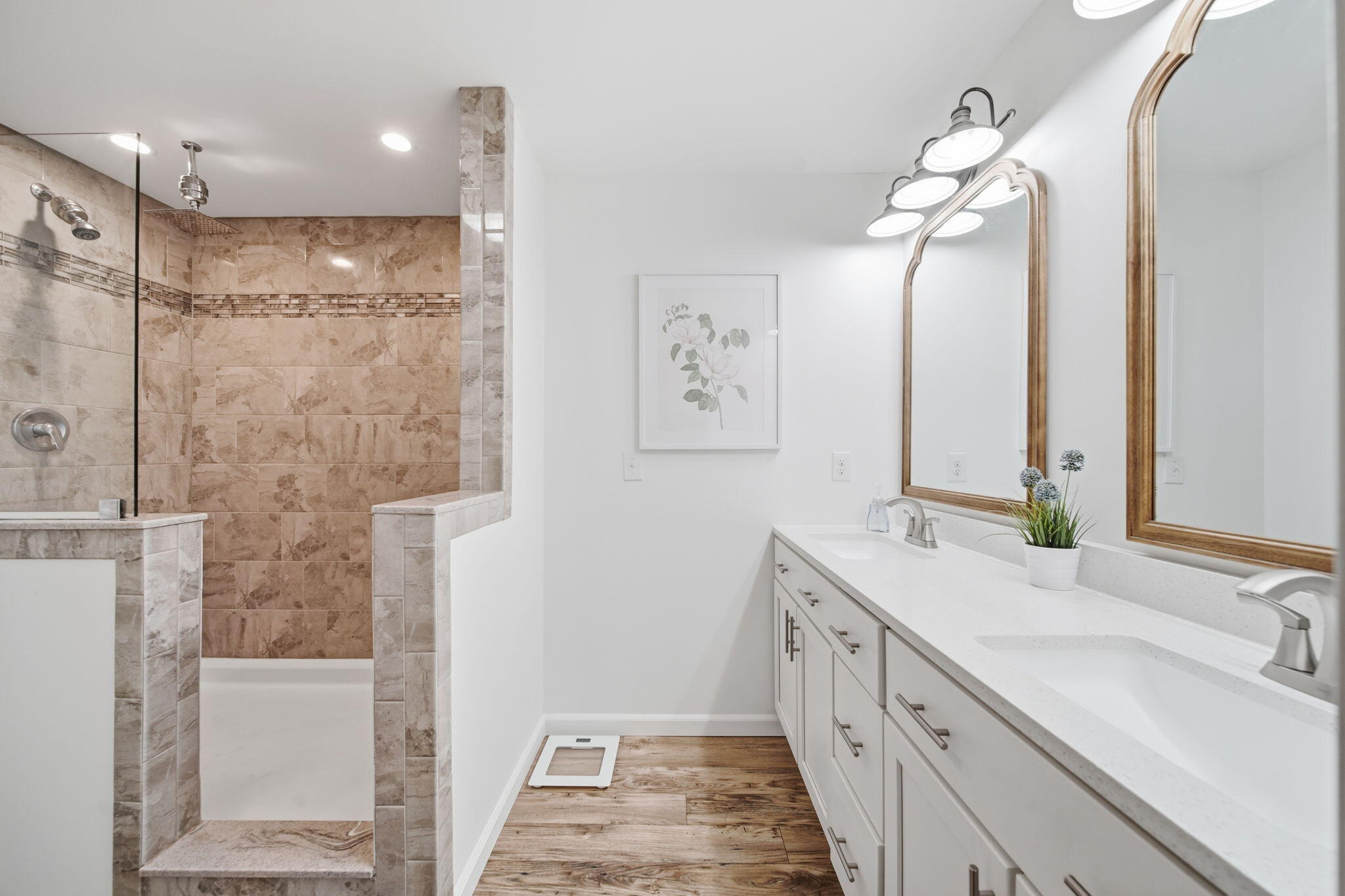4909 Slayton Road Jackson, MI 49201 - Photo 14 of 41 master bath