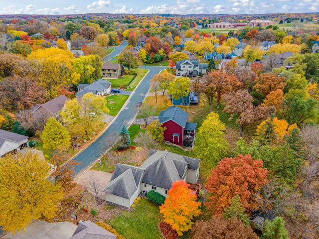$545,000 | 1497 Kings Wood Road, Eagan, MN 55122