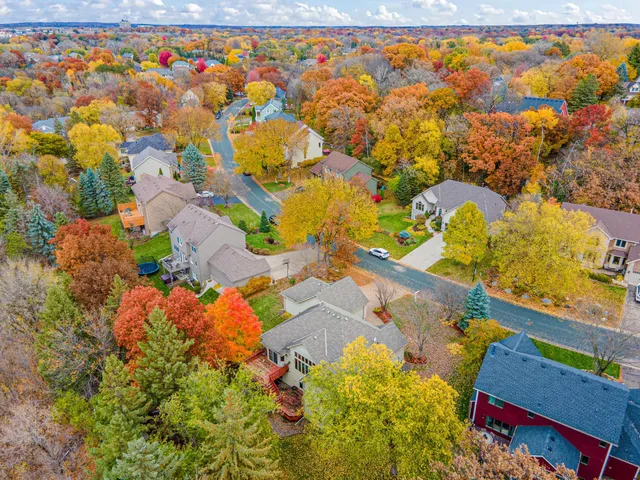 $545,000 | 1497 Kings Wood Road, Eagan, MN 55122