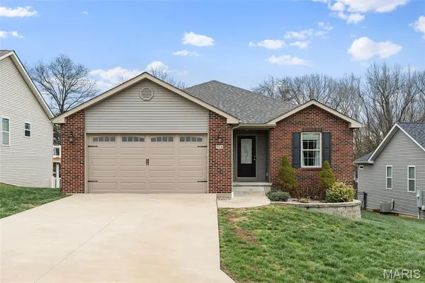 $405,000 | 518 Crestfall Drive, Washington, MO 63090