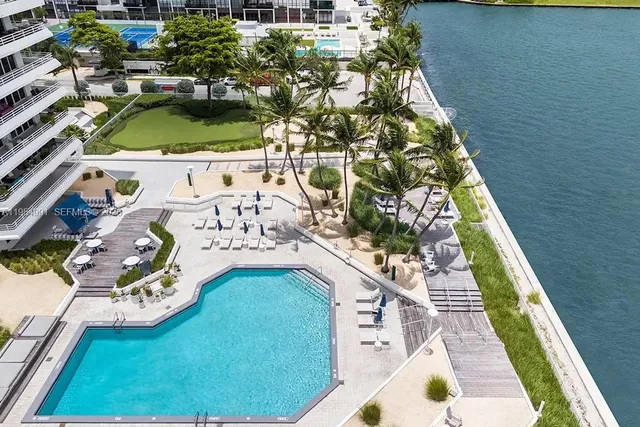 $5,132 | 555 Northeast 34th Street, Unit 2106, Miami, FL 33137