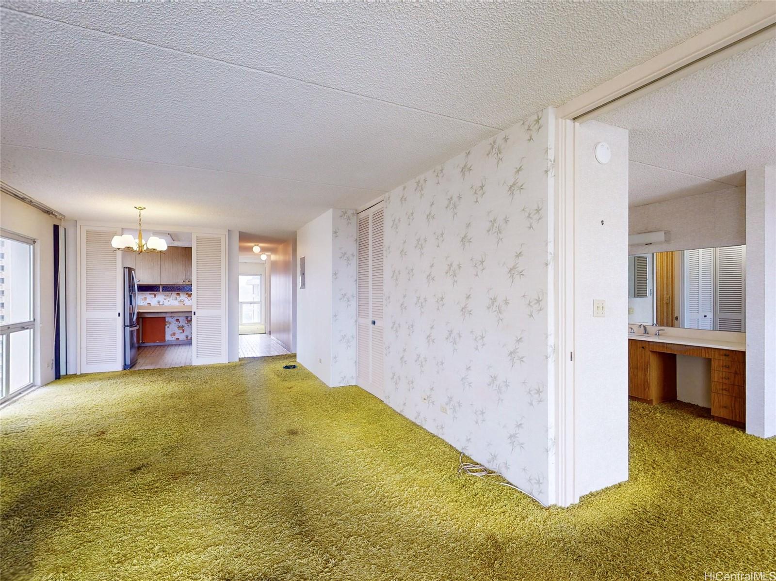 469 Ena Road, Unit 2301 Honolulu, HI 96815 - Photo 4 of 18