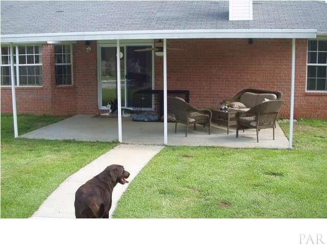 5757 Admirals Road Milton, FL 32583 - Photo 17 of 22 back patio