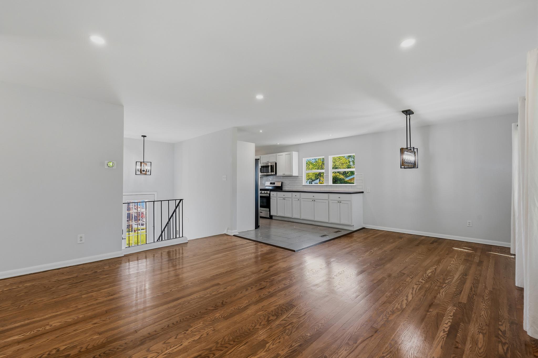 1021 Richfield Road Newark, DE 19713 - Photo 7 of 42 Plenty of living space with this open concept