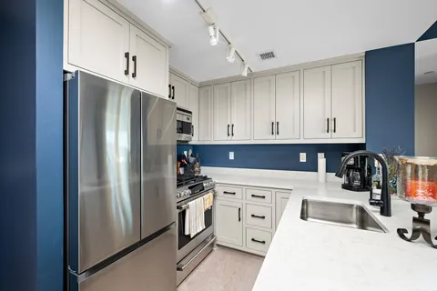 $345,000 | 8161 33rd Avenue South, Unit 508, Bloomington, MN 55425