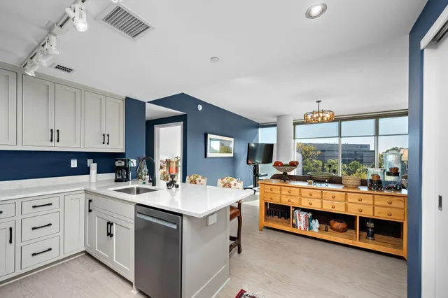 $345,000 | 8161 33rd Avenue South, Unit 508, Bloomington, MN 55425