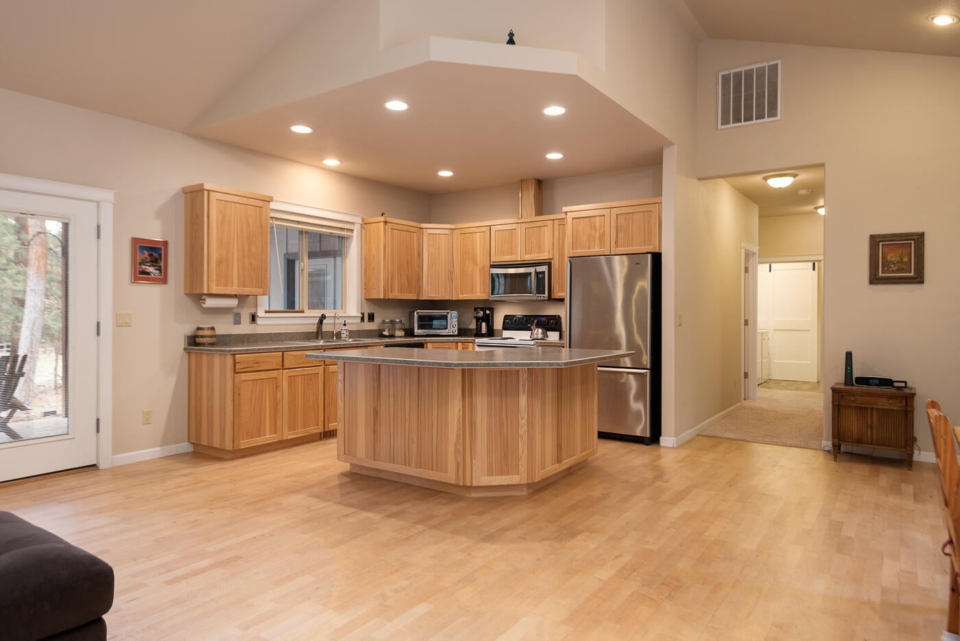 69320 Deer Ridge Road Sisters, OR 97759 - Photo 10 of 39 10