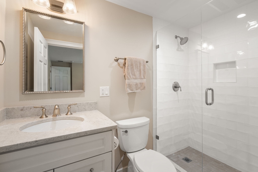 10 Auburn Road Wellesley, MA 02481 - Photo 19 of 34