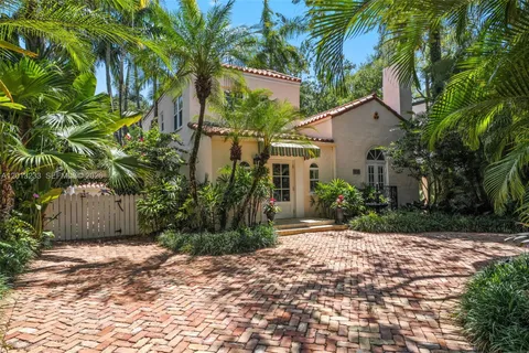 $2,495,000 | 1782 Opechee Drive, Miami, FL 33133