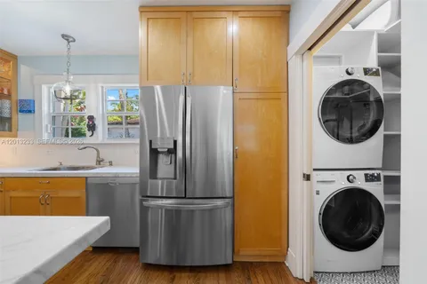 $2,495,000 | 1782 Opechee Drive, Miami, FL 33133