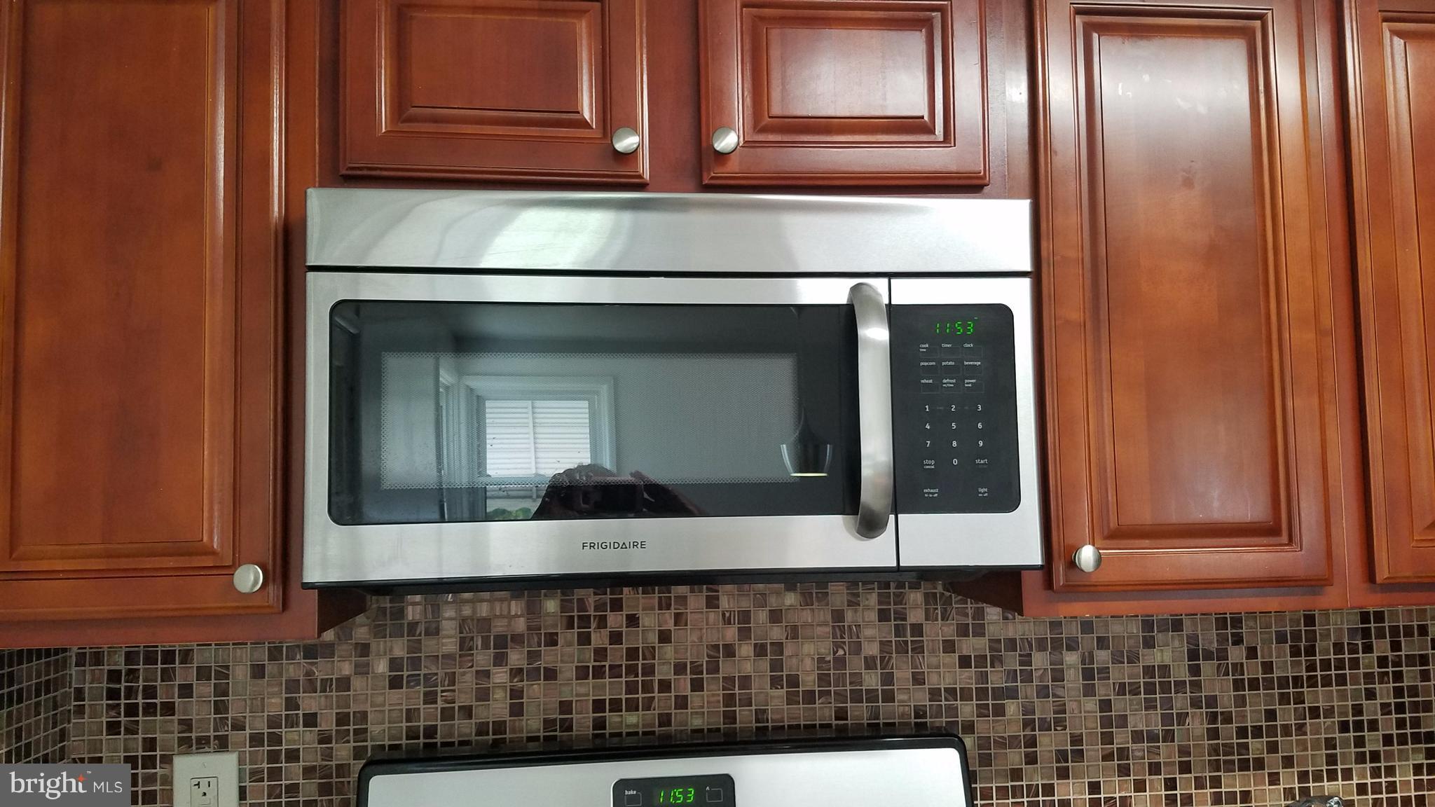 3202 Fairview Road Baltimore, MD 21207 - Photo 12 of 25 BUILT IN MICROWAVE