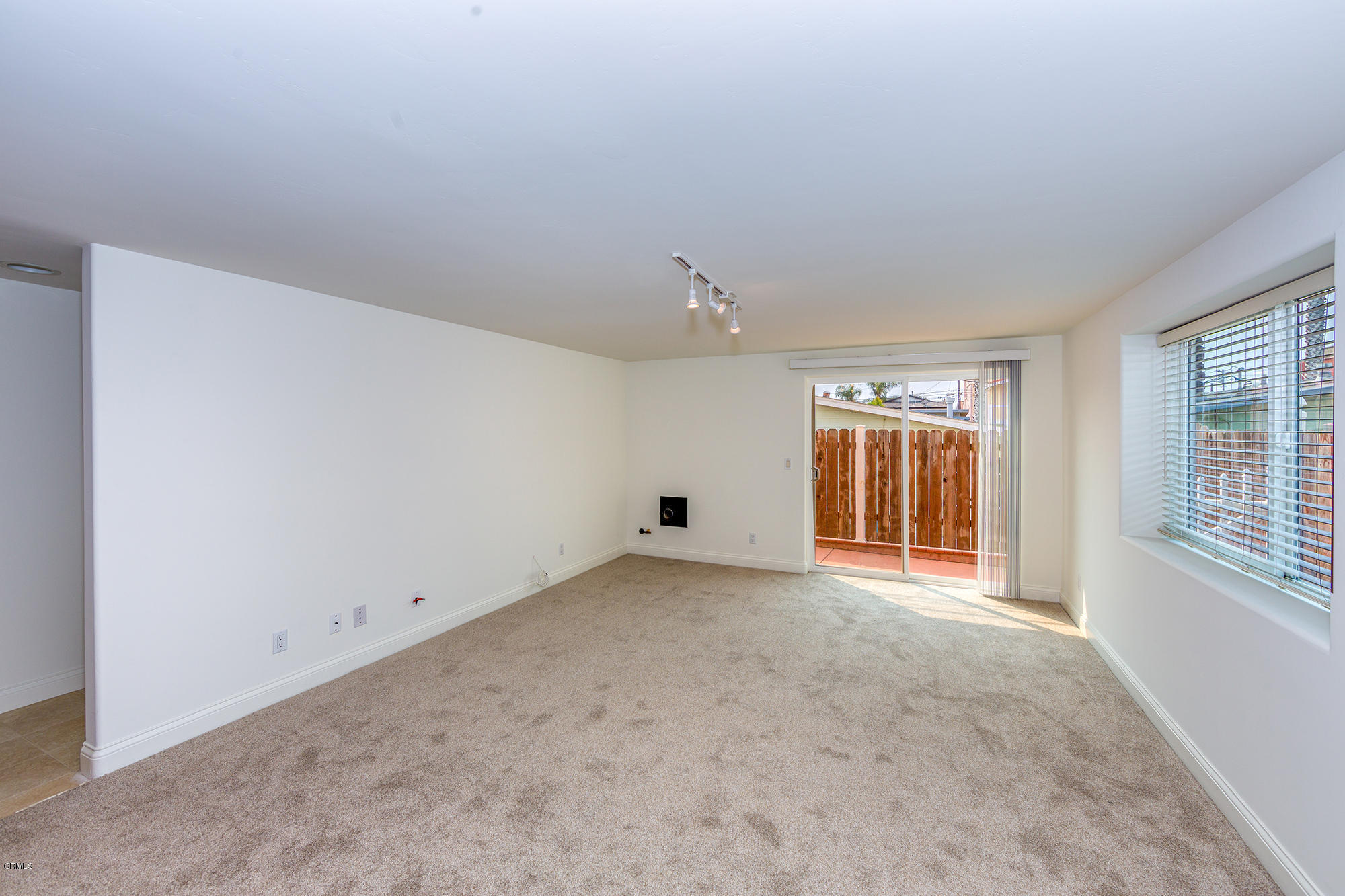 280 Hollywood Boulevard Oxnard, CA 93035 - Photo 17 of 36 243