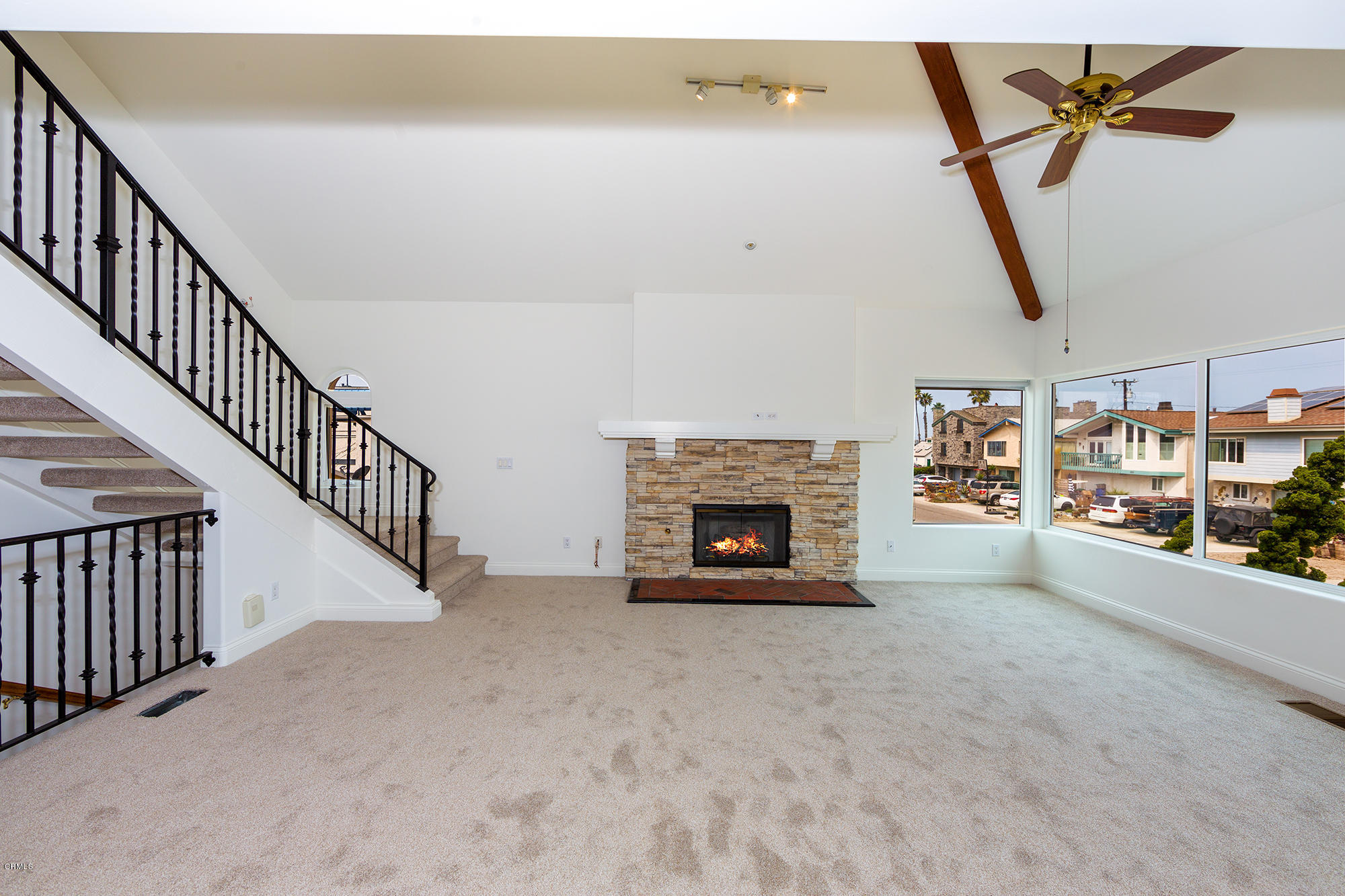 280 Hollywood Boulevard Oxnard, CA 93035 - Photo 5 of 36 251