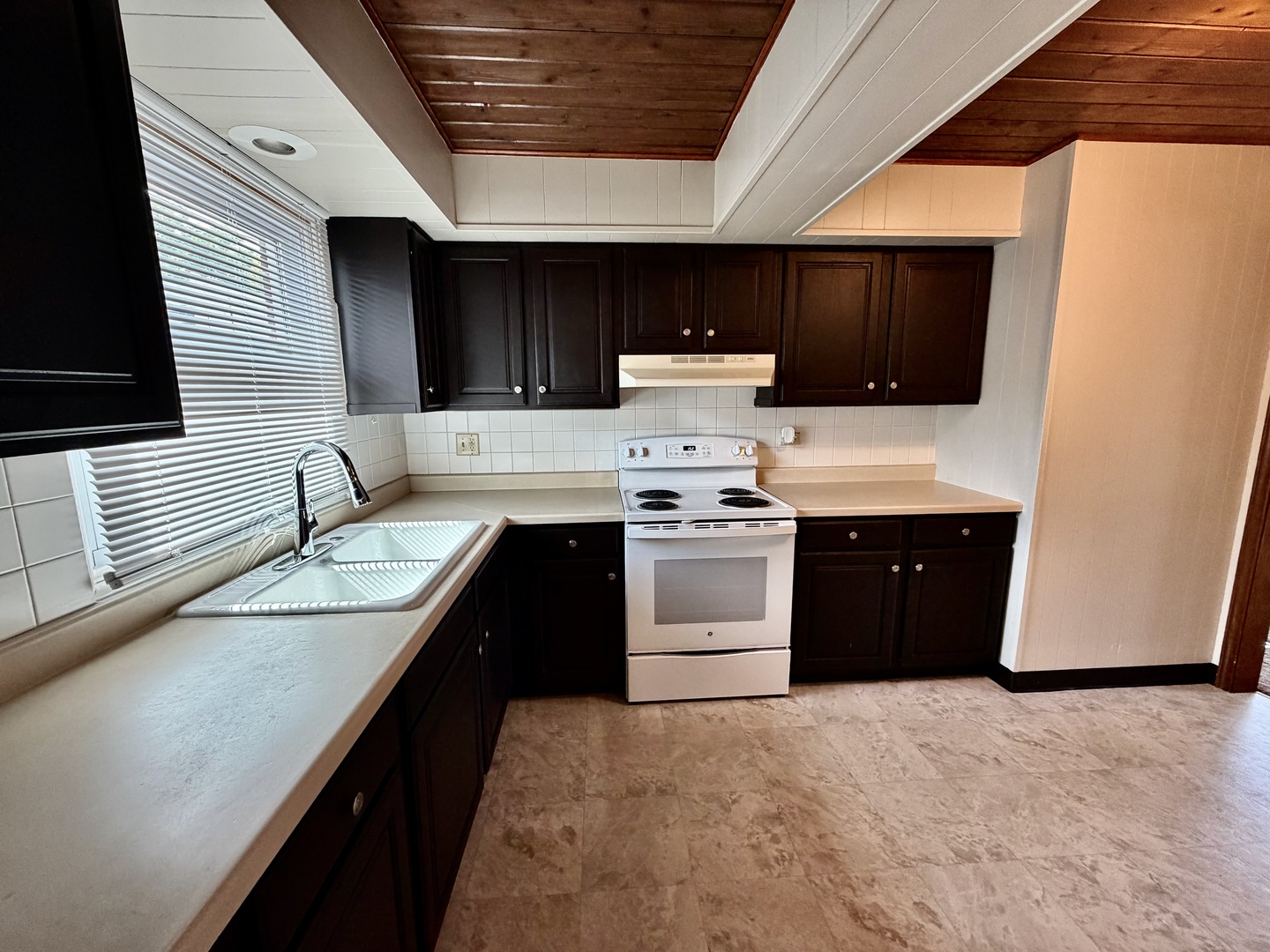 495 Franklin Boulevard, Unit 495 Elgin, IL 60120 - Photo 3 of 13