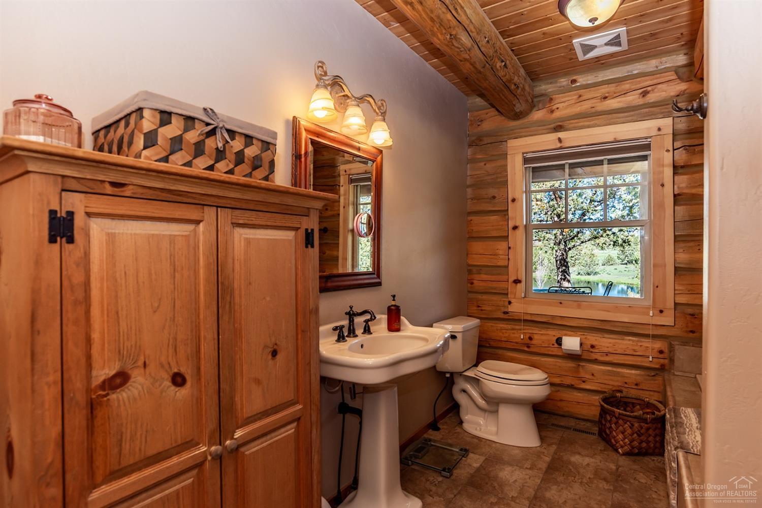 19520 Rudi Road Bend, OR 97703 - Photo 10 of 25 Additional Photo