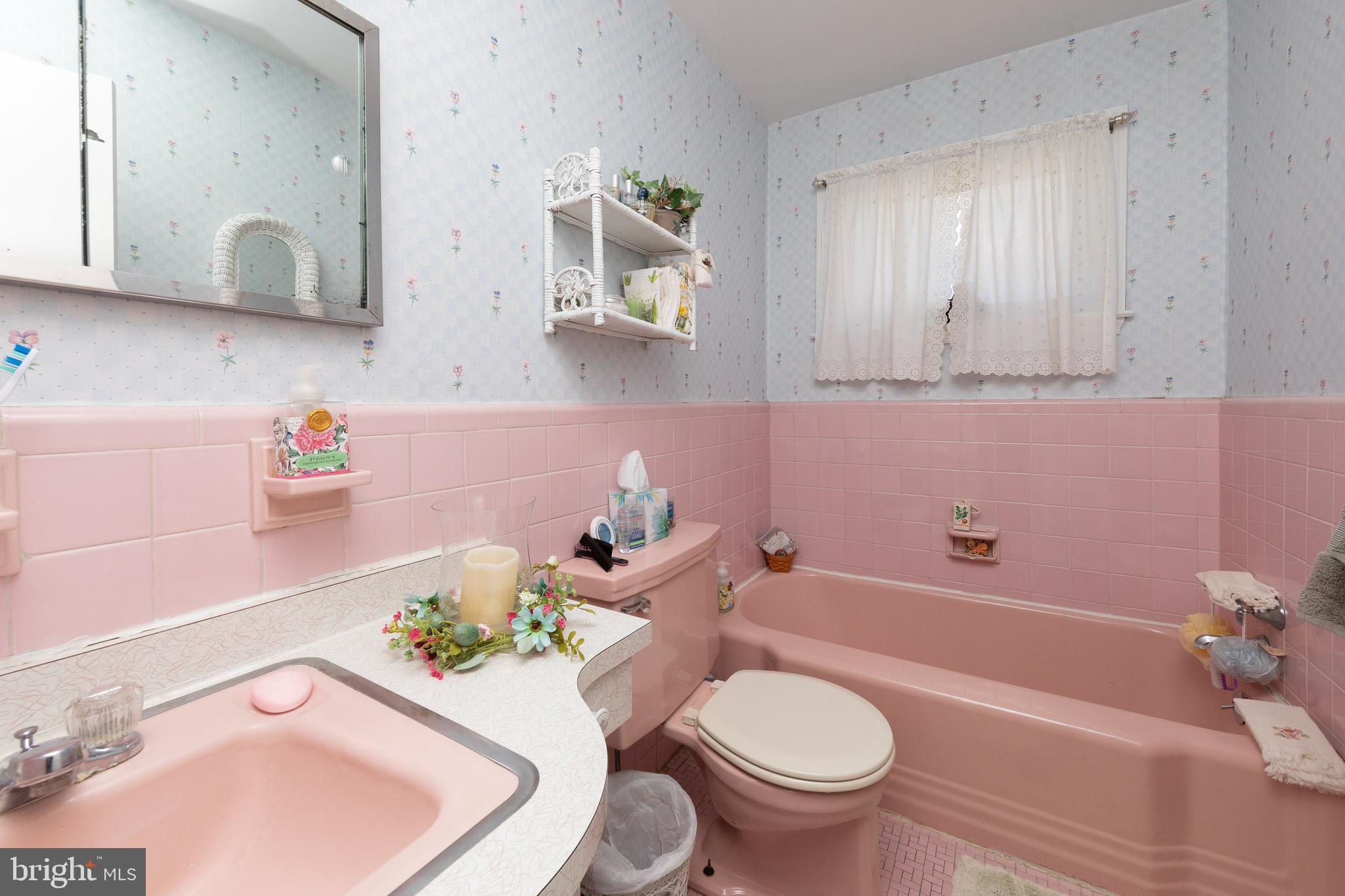 1830 Watson Road Abington, PA 19001 - Photo 15 of 24 Hall bathroom