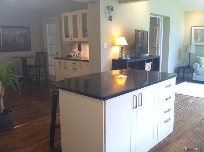 2806 Bembridge Road Royal Oak, MI 48073 - Photo 14 of 31 r.jpg
