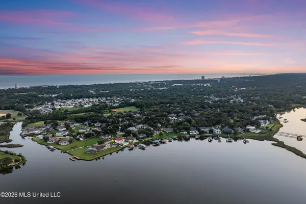 $1,650,000 | 2004 Bayou Laporte Drive, Biloxi, MS 39531