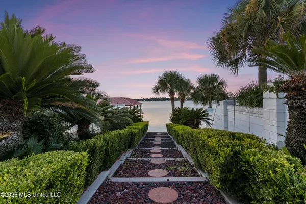 $1,650,000 | 2004 Bayou Laporte Drive, Biloxi, MS 39531