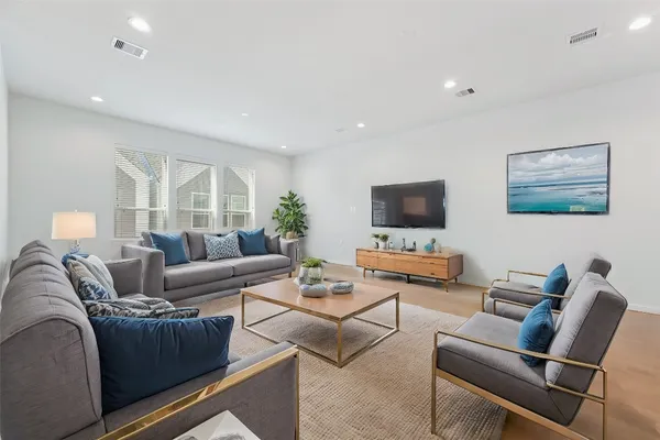 $339,990 | 1013 Erin Street, Unit S, Houston, TX 77009