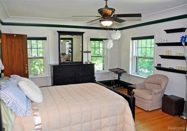 1011 Bishop Road Grosse Pointe, MI 48230 - Photo 11 of 18 Second Bedroom Suite
