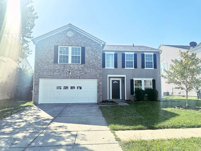 $329,000 | 2967 Hearthside Drive, Greenwood, IN 46143