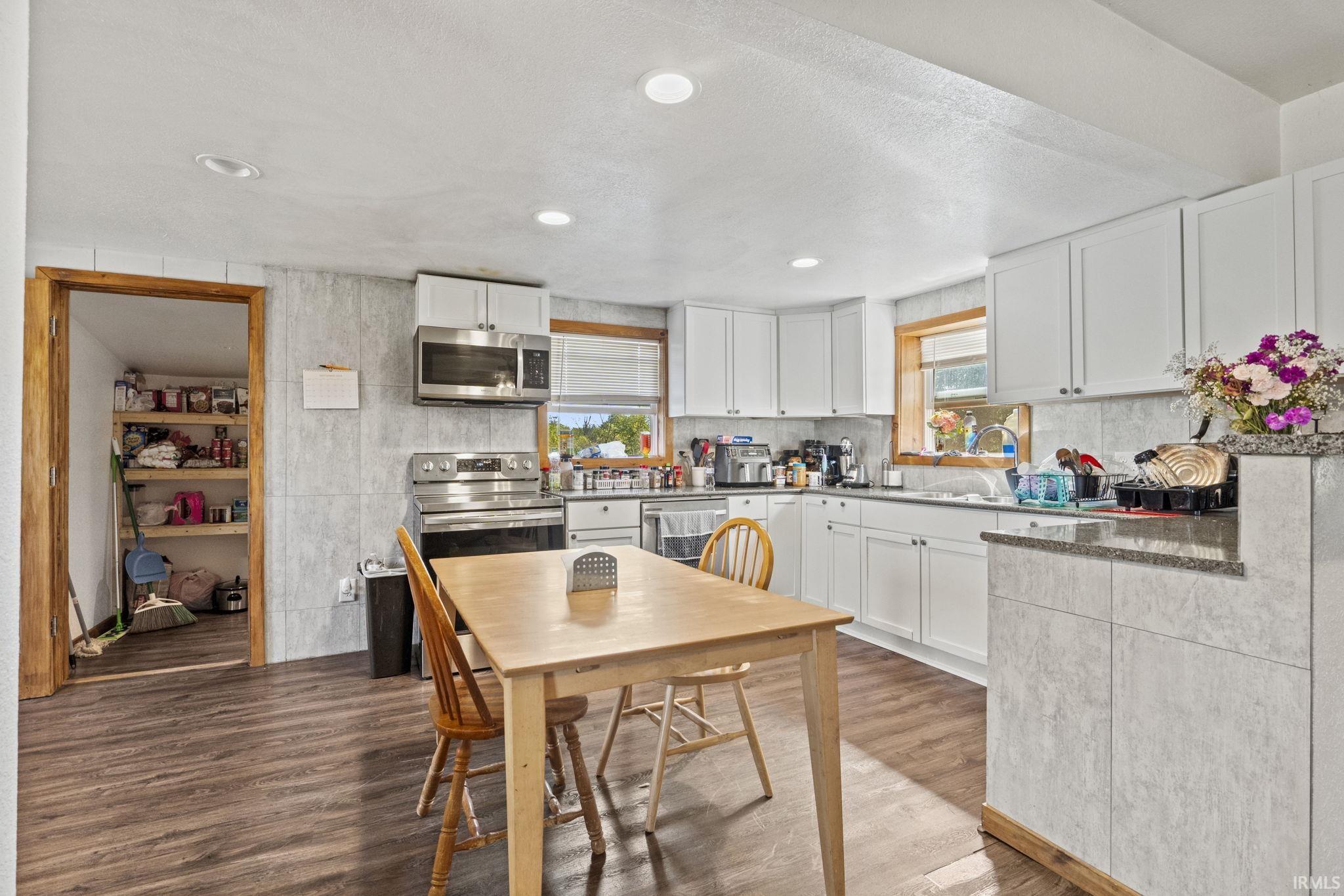6330 East Division Road Angola, IN 46703 - Photo 11 of 31 Gallery Image 11