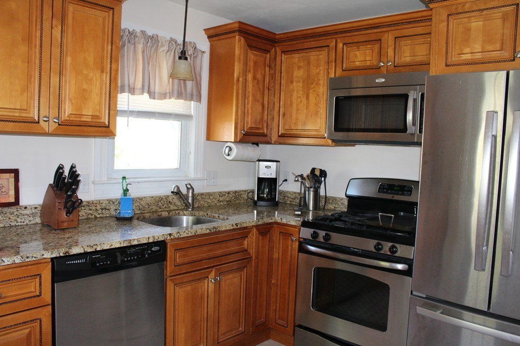 65 Judith Road Weymouth, MA 02191 - Photo 3 of 20 Gallery Image 3