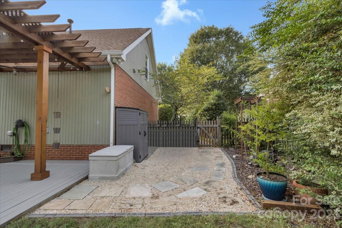 10531 Quail Acres Road Charlotte, NC 28277 - Photo 8 of 48 Gallery Image 8