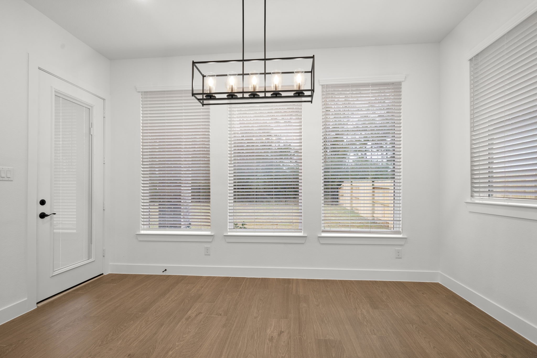 15716 Hoptree Hts Lane Conroe, TX 77302 - Photo 12 of 43