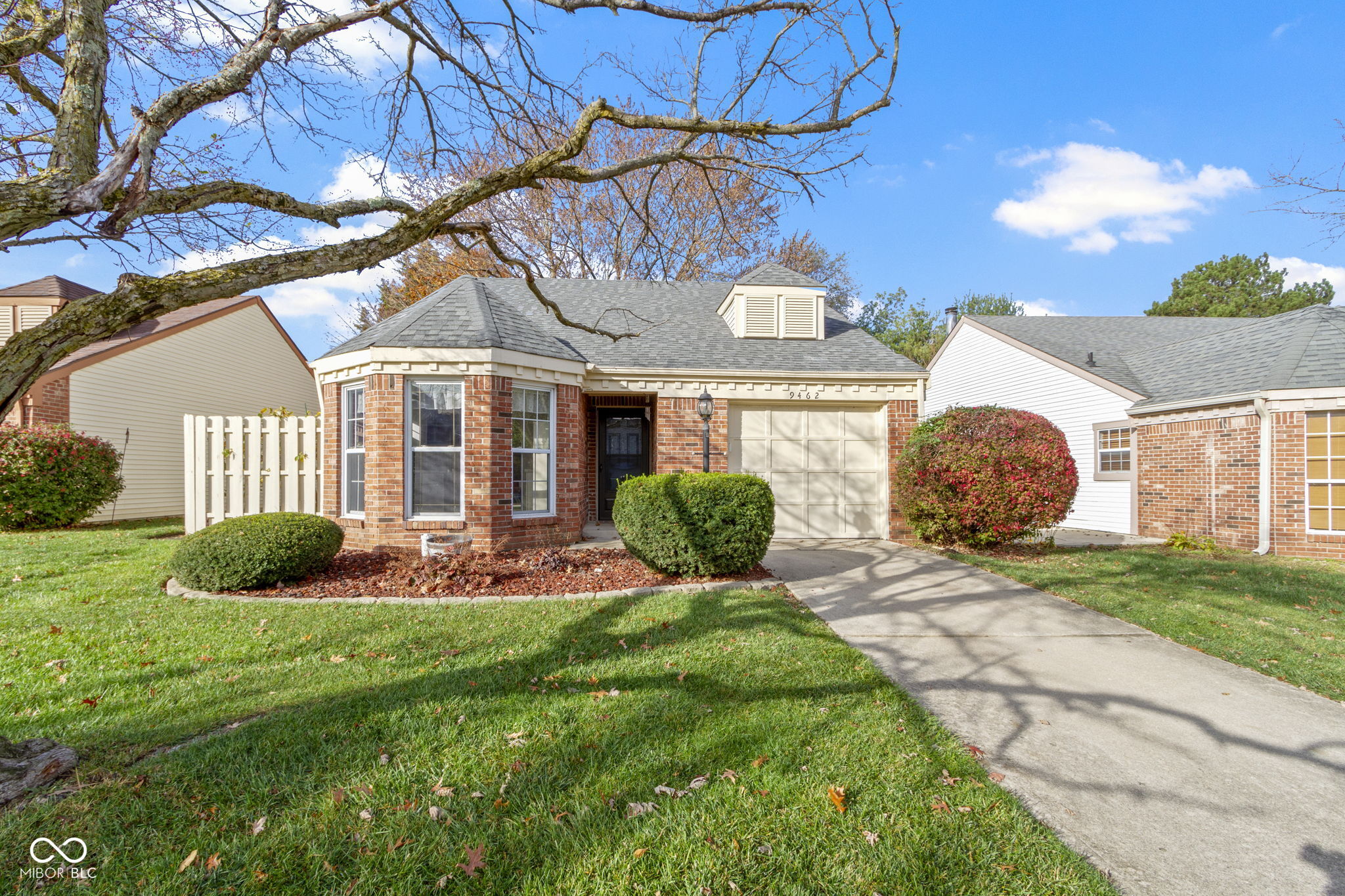 9462 Charter Drive Indianapolis, IN 46250 - Photo 2 of 26