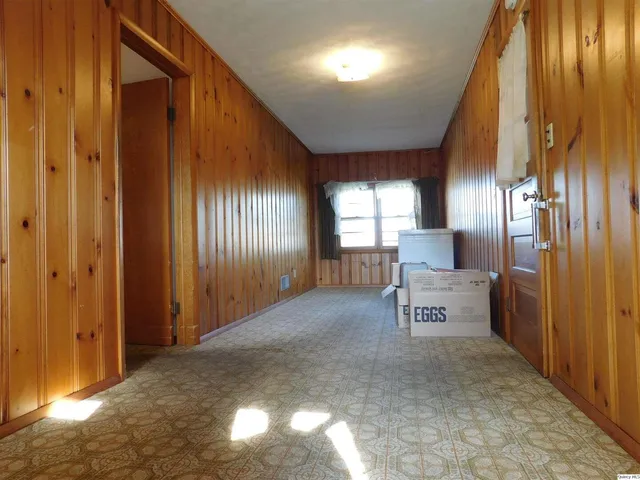 a view of gallery with livingroom