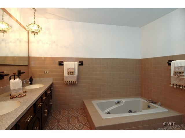 537 Macbain Way Inverness, IL 60010 - Photo 11 of 21