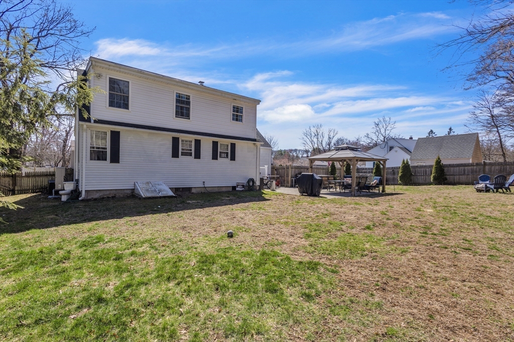 18 Mayflower Road Northborough, MA 01532 - Photo 22 of 42