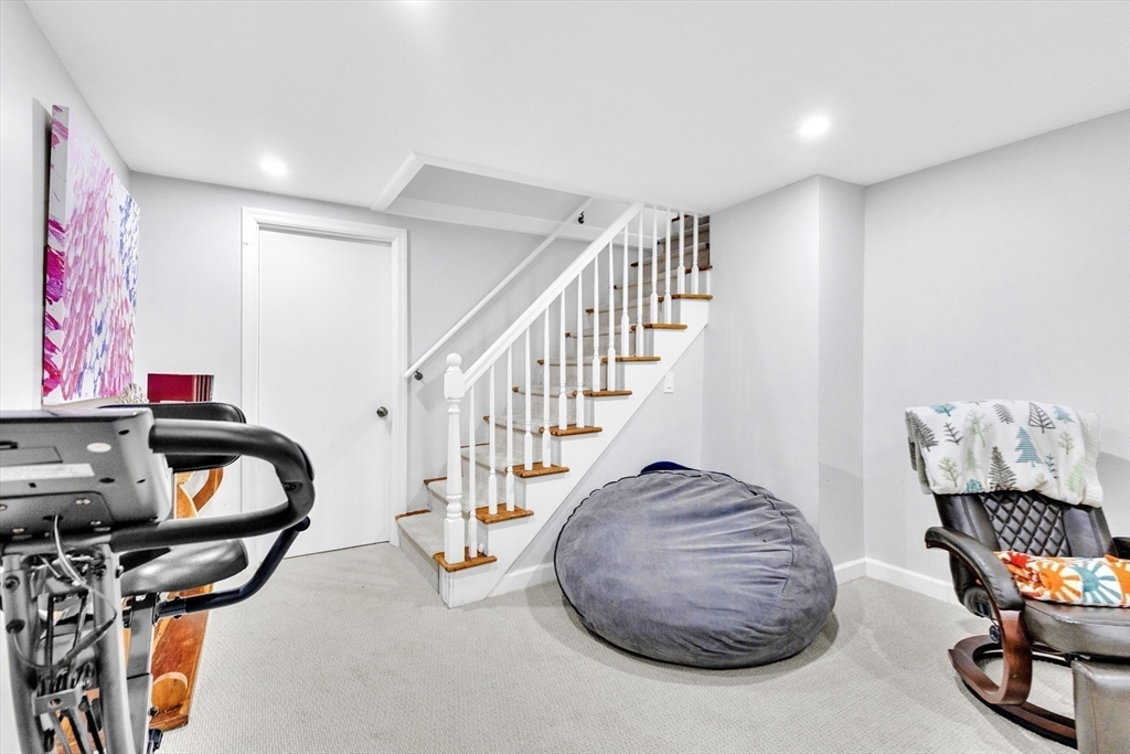 18 Mayflower Road Northborough, MA 01532 - Photo 33 of 42