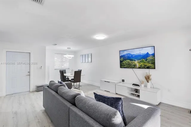 $2,900 | 342 Northwest 114th Avenue, Unit 9106, Sweetwater, FL 33172