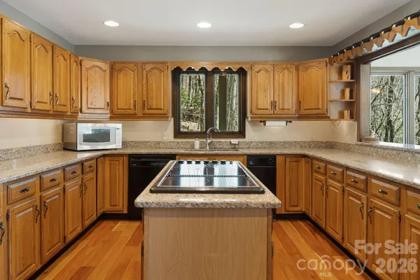 $899,000 | 326 El Miner Drive, Mars Hill, NC 28754