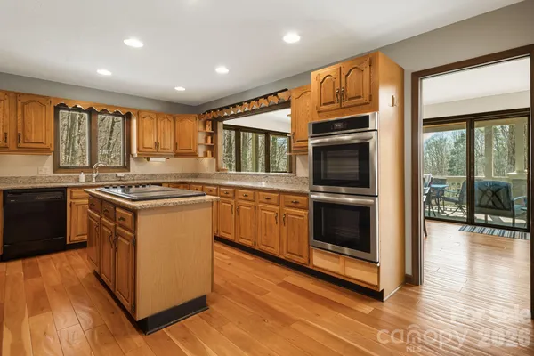 $899,000 | 326 El Miner Drive, Mars Hill, NC 28754