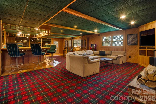 $899,000 | 326 El Miner Drive, Mars Hill, NC 28754