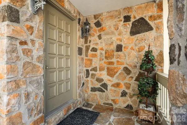 $899,000 | 326 El Miner Drive, Mars Hill, NC 28754