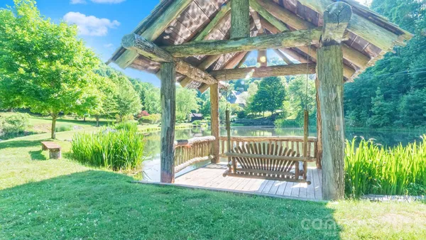 $899,000 | 326 El Miner Drive, Mars Hill, NC 28754