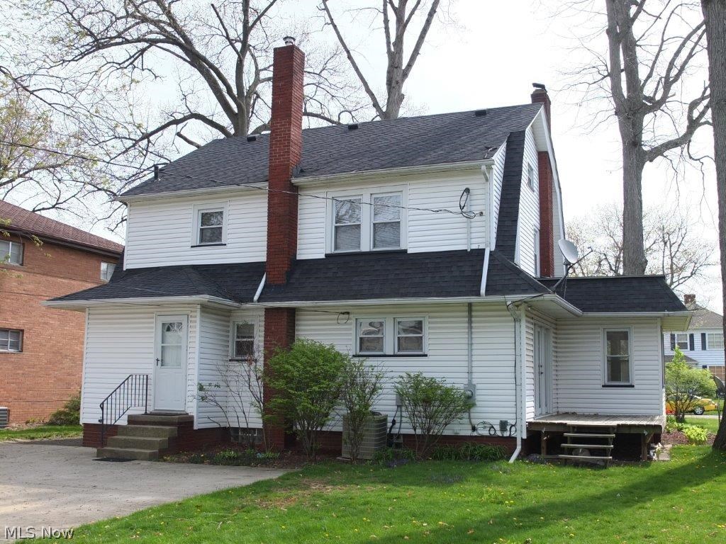 353 Raff Road Northwest Canton, OH 44708 - Photo 15 of 18 Rear exterior and deck.