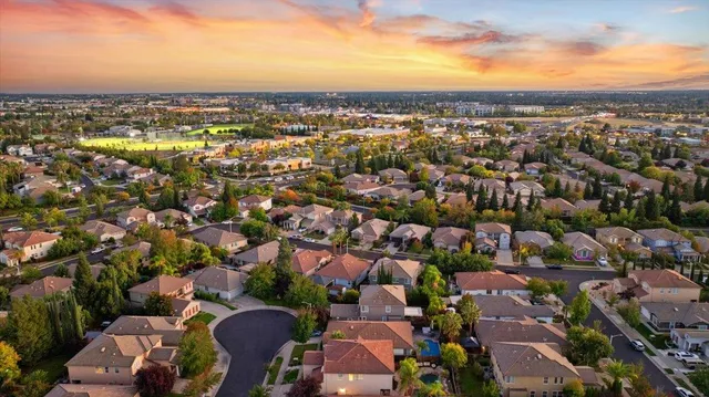 $789,990 | 208 La Loma Court, Roseville, CA 95678