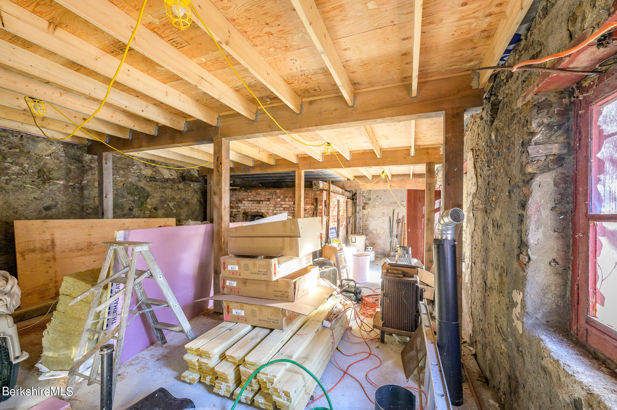27 Lenox Road West Stockbridge, MA 01266 - Photo 38 of 43 1st Floor - Stone