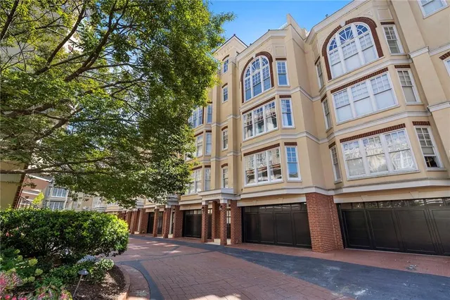 $595,000 | 3541 Roswell Road Northeast, Unit 4, Atlanta, GA 30305