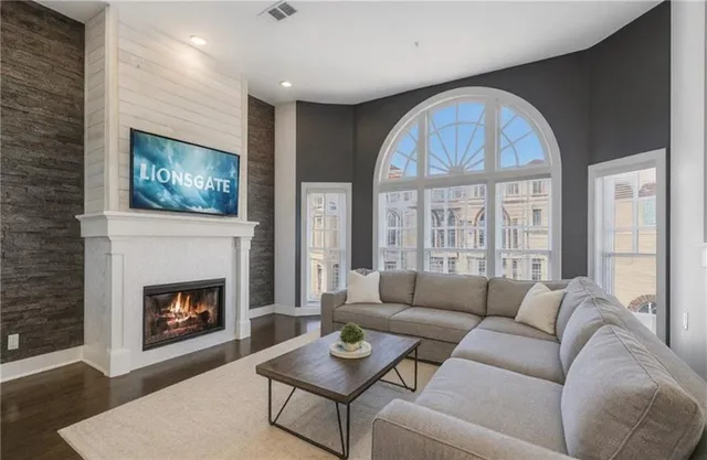 $595,000 | 3541 Roswell Road Northeast, Unit 4, Atlanta, GA 30305